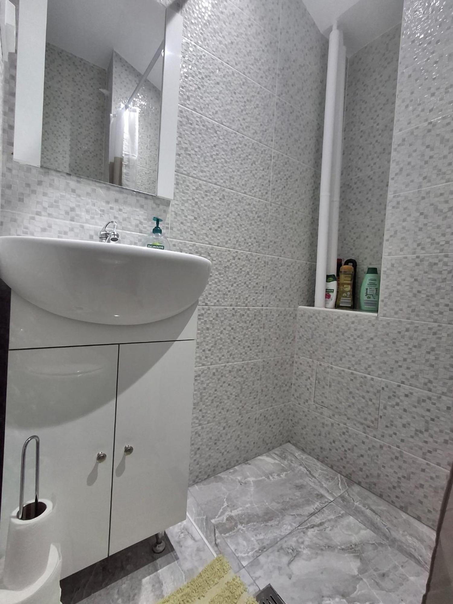 Anna Home Римніку-Вилча Екстер'єр фото